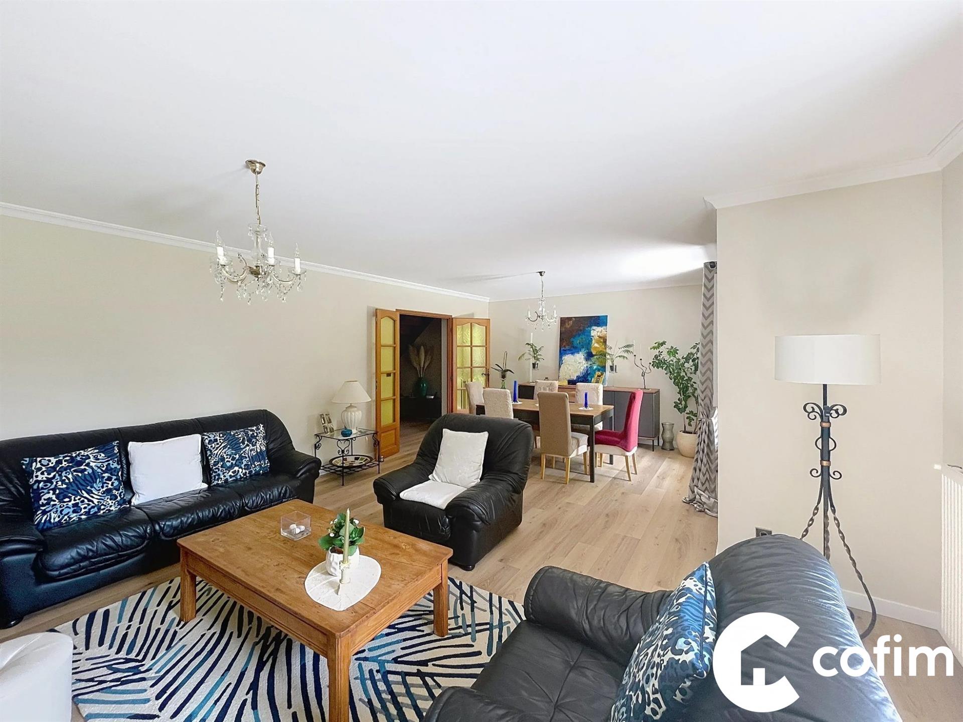 4 bedroom house with land of 1100m² Lescar