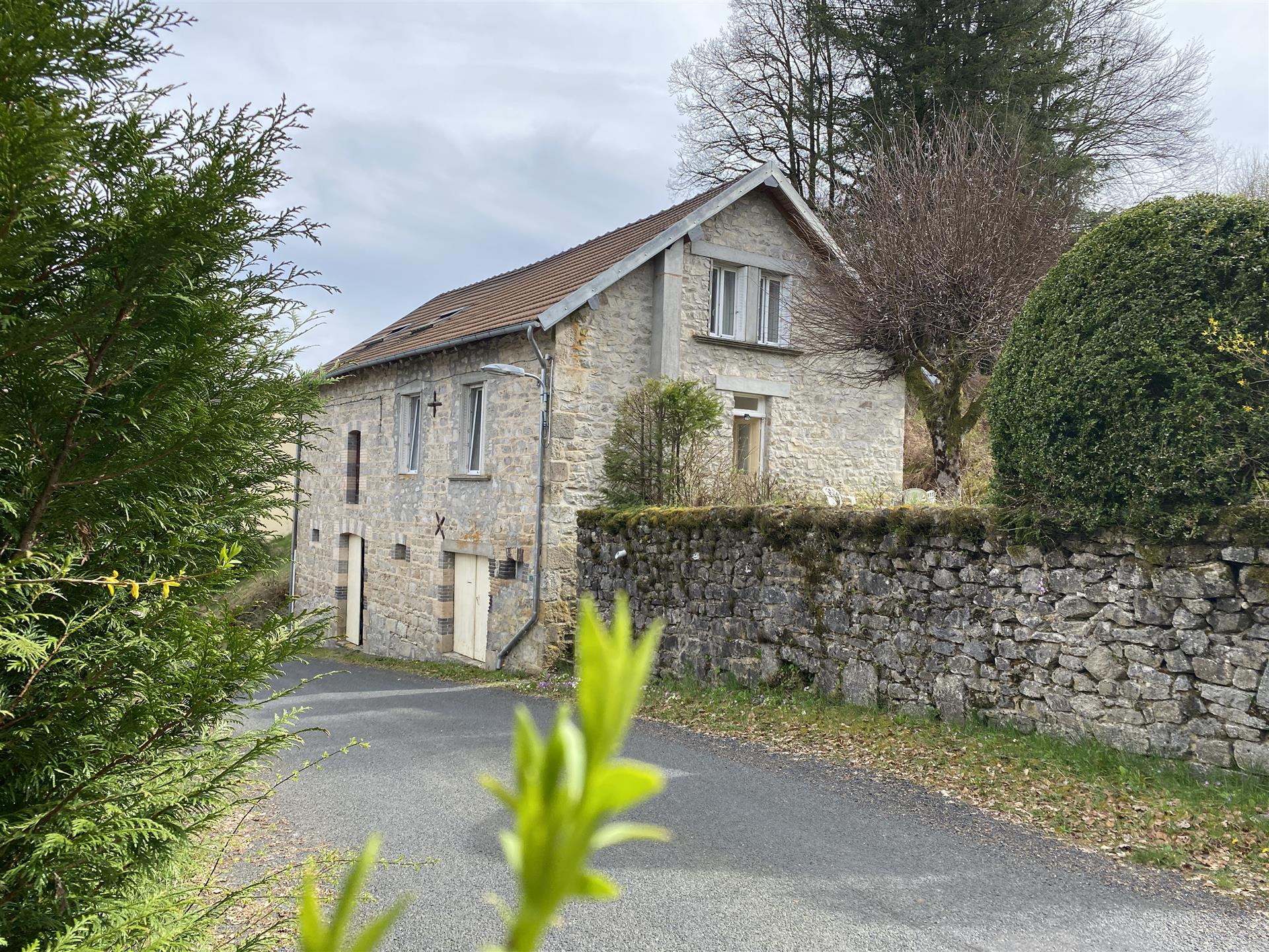 Attractive stone house,Main rooms bedroom and bathroom on ground floor, land.