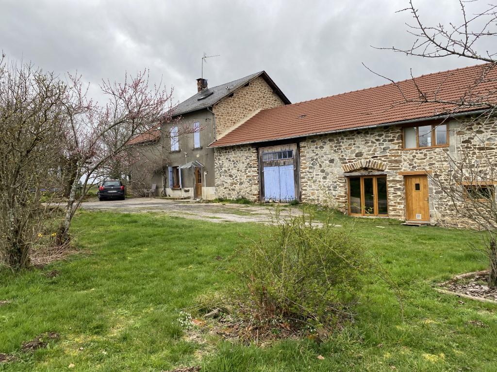All made in stone property, renovated, composed of two houses, 1 barn limousine, 2 out-houses.
