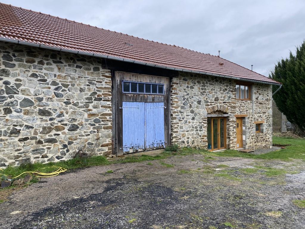 All made in stone property, renovated, composed of two houses, 1 barn limousine, 2 out-houses.