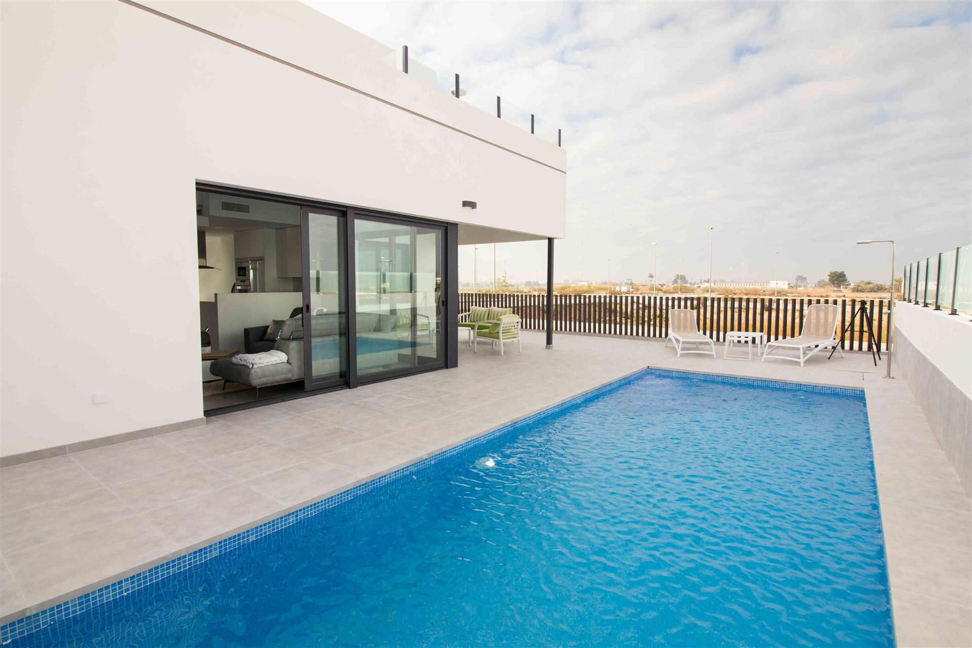 Brand new villa with pool in Costa Blanca