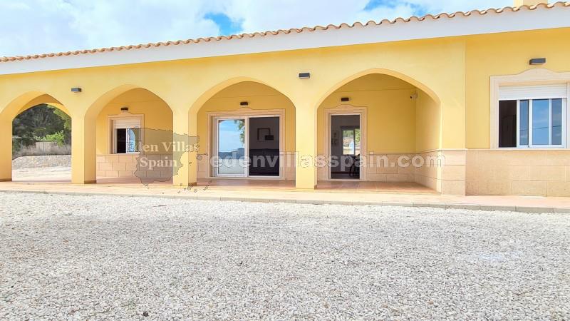 Country house with beautiful view in costa blanca