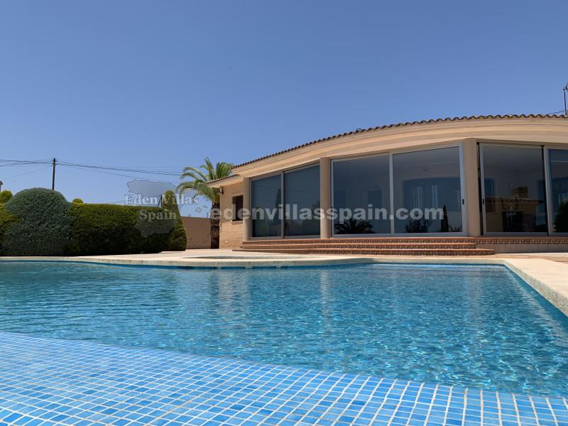 Amazing villa with guest house in Costa Blanca