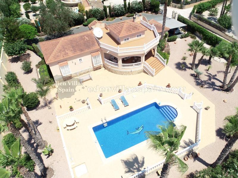 Brand new Villa at 15 min driving from the coast