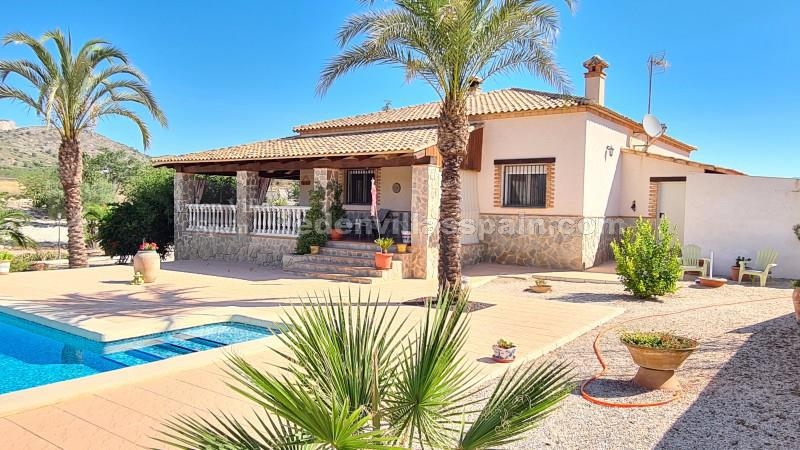 Country house with olive tree in Costa Blanca