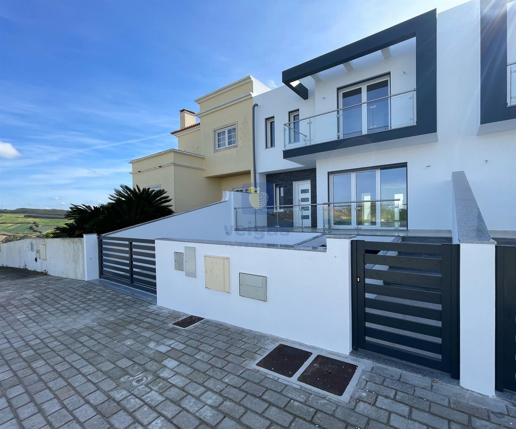 4 Bedroom Modern House with garden and pool - New Construction - Seixal - Lourinhã