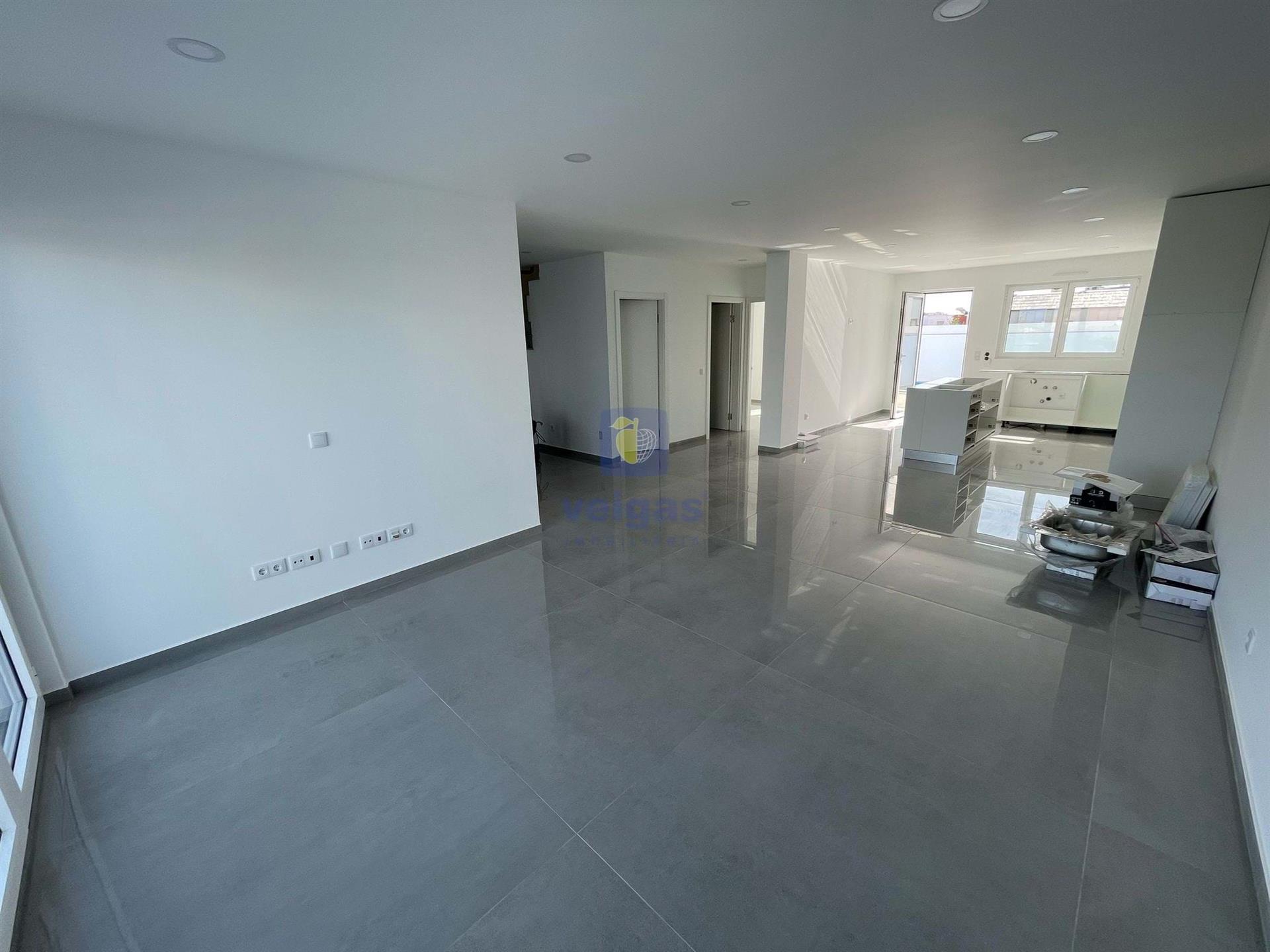 4 Bedroom Modern House with garden and pool - New Construction - Seixal - Lourinhã