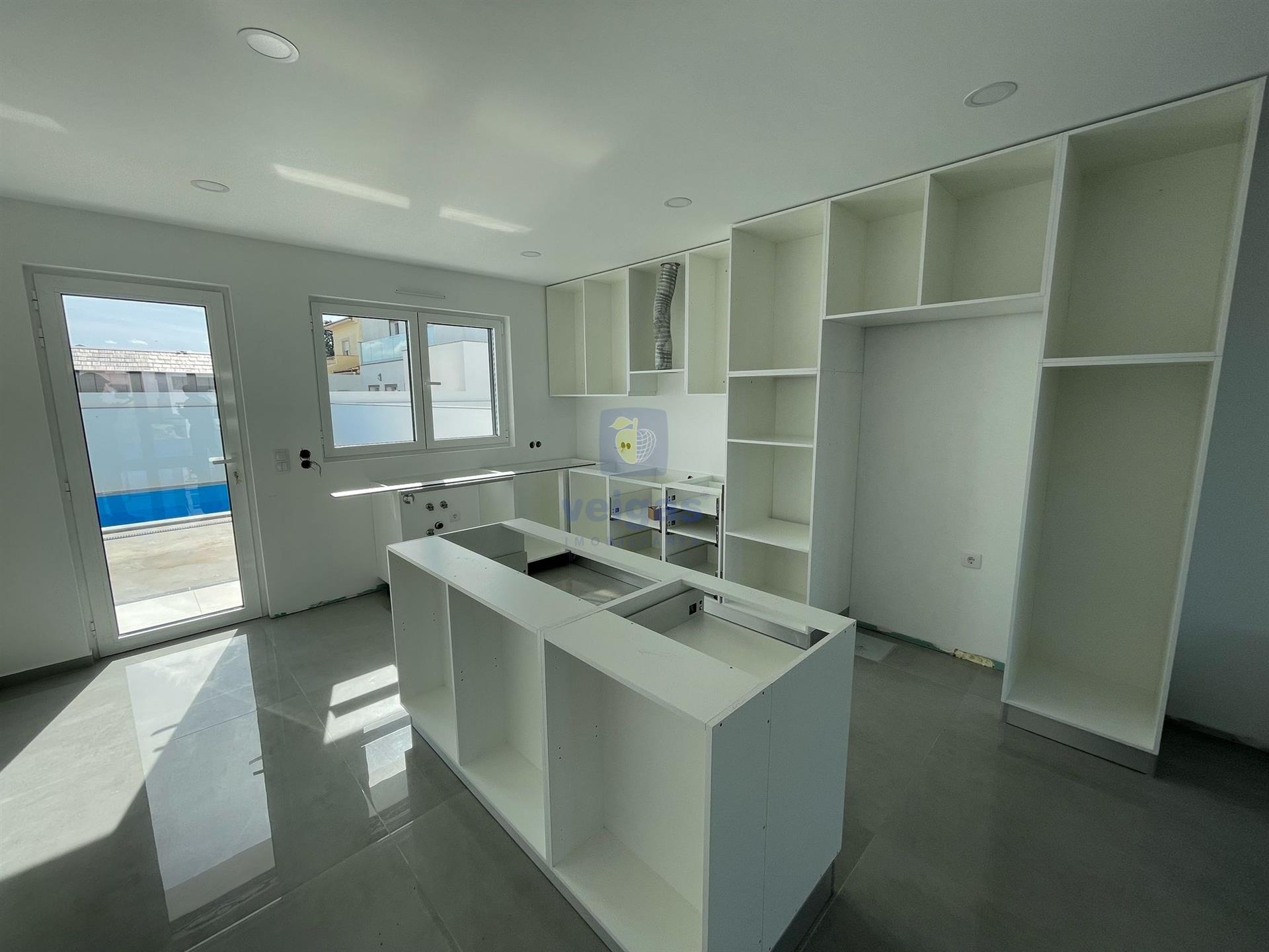 4 Bedroom Modern House with garden and pool - New Construction - Seixal - Lourinhã