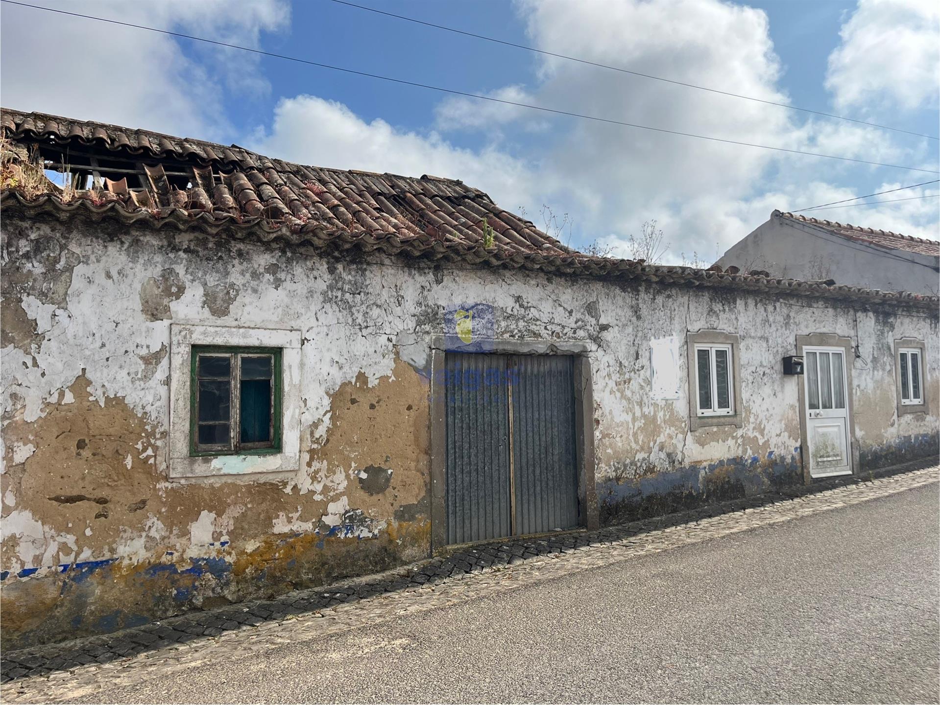 House with Tourist Potential Near the Óbidos Lagoon
