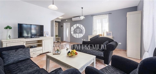 Semi-Detached house with pool- 200m from the sea