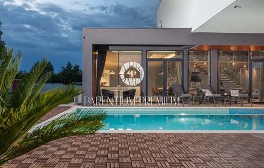 Glamorous villa near the beaches