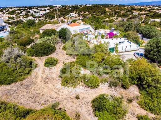 Terreno Con Villa Para Renovar O Ampliar En Carvoeiro Algarve
