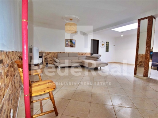 House T3 + 1 for sale located in the village of Benafim.