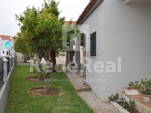Villa de 4 dormitorios en venta en una zona tranquila en el centro de Loulé-Algarve