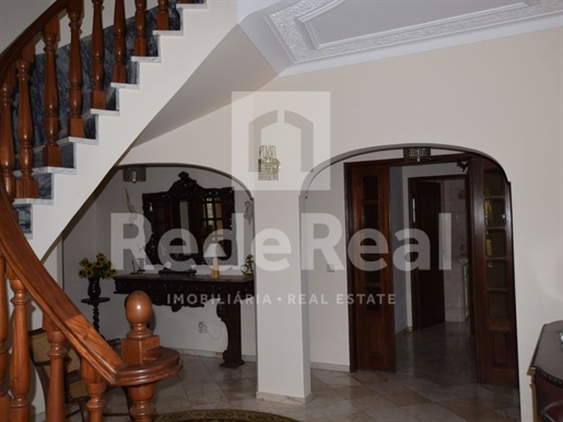 4-Zimmer-Villa zum Verkauf In einer ruhigen Gegend im Zentrum von Loulé-Algarve