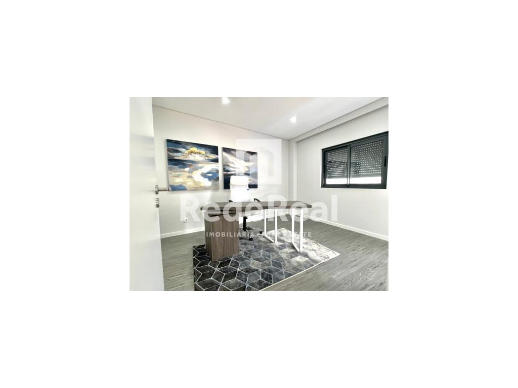 Apartamento T3 novo num condomínio privado no centro de Olhão