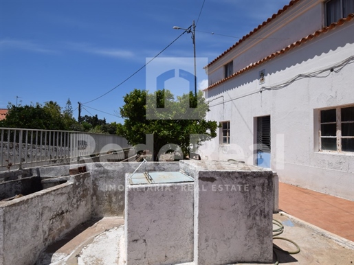 Detached 3 bedroom villa with land and borehole in Querença
