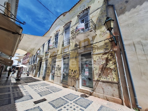 Escritório/Loja numa excelente localização na Baixa de Faro