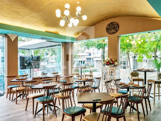 Pastelaria/Restaurante completamente equipada no centro da cidade de Loulé.