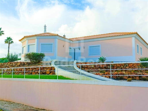 Villa 3 bedroom with swimming pool, sea view in Lagos