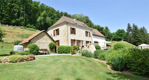 Brionnais. Beautiful stone house on 1 hectare