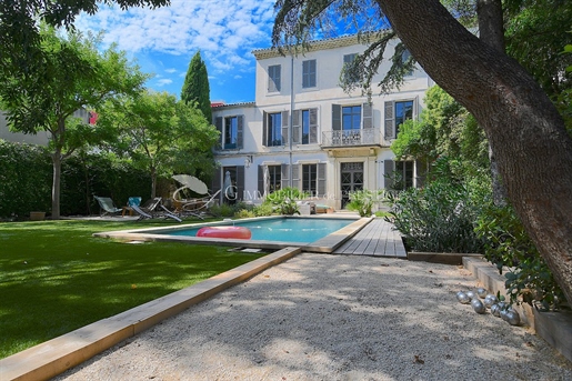 Exclusive, a restored mansion with swimming pool