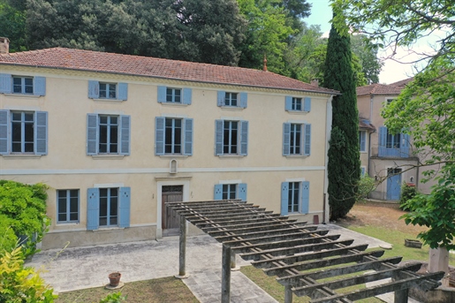 Een oud Provençaals gebouw dat gerestaureerd moet worden