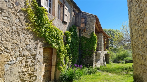 18Th century hamlet for sale in the mountains of Haute Provence