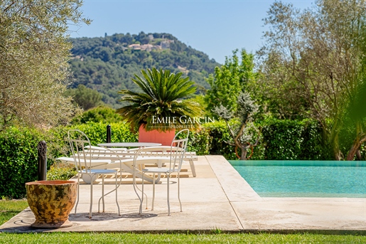 Maison à vendre, à 15 mn d'Aix-en-Provence, au calme avec une belle vue dégagée