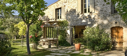 Stunning period residence for sale in a charming Provençal hamlet near Lourmarin