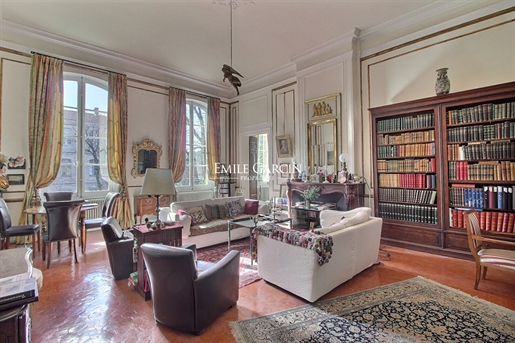 Exceptional apartment for sale in the Mazarin district of Aix-en-Provence