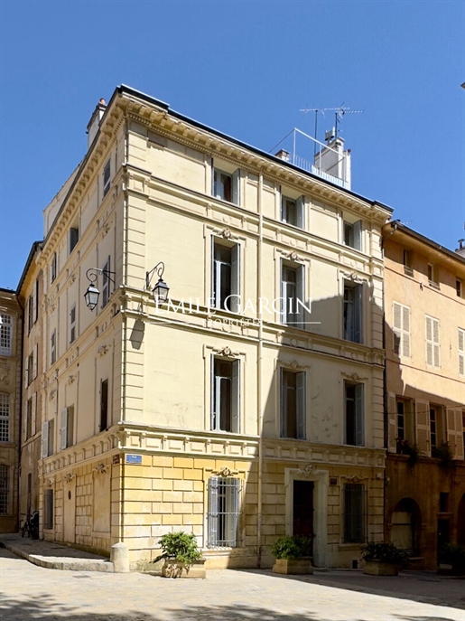 Hôtel particulier, à vendre, à Aix-en-Provence, avec terrasses