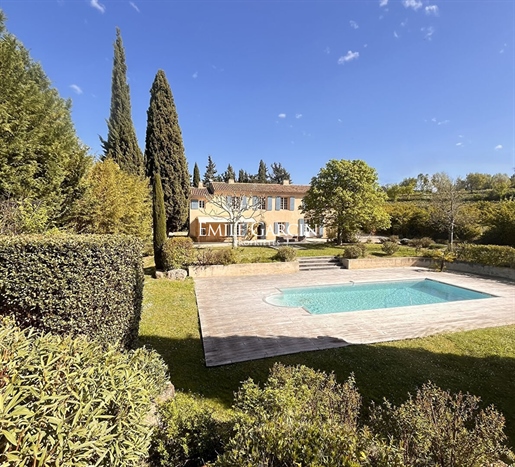 19Th century farmhouse for sale on the outskirts of Aix-en-Provence
