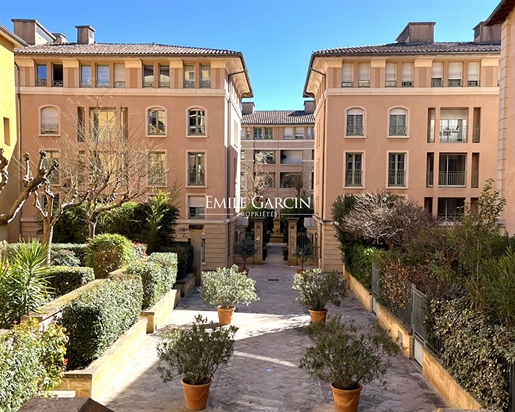 Appartement avec terrasse dans le centre historique d'Aix-en-Provence