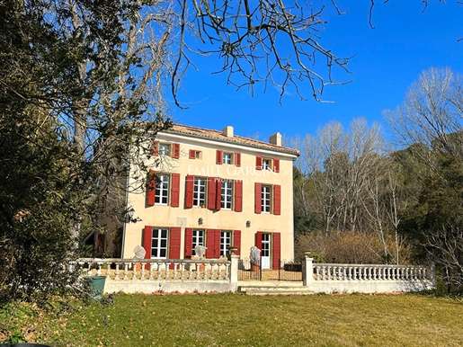 18Th century farmhouse for sale in Aix-en-Provence