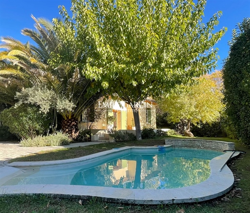 Maison et annexe à vendre, près du centre d'Aix-en-Provence avec un jardin bucolique