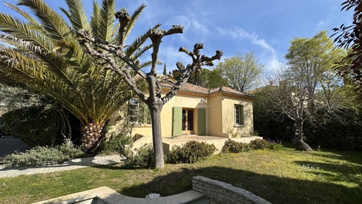 Maison et annexe à vendre, près du centre d'Aix-en-Provence avec un jardin bucolique