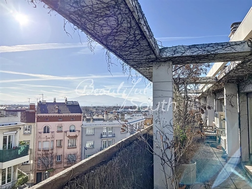 Penthouse With Terrace And Suspended Garden, Perpignan