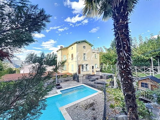 Spacious Maison De Maitre With Pool And Views, Vernet-Les-Bains