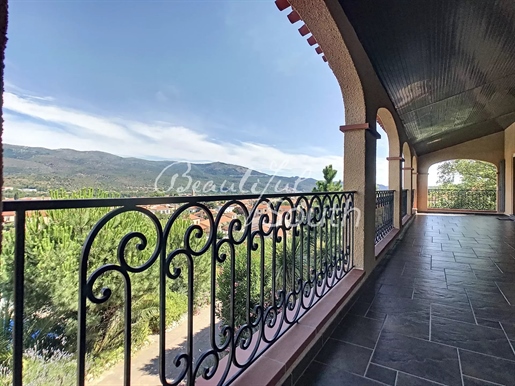 Villa With Stunning Views, Pool And Garden, Prades