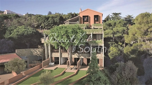 High Specification 1-Bed Seafront Apartment (Lot 4), Collioure