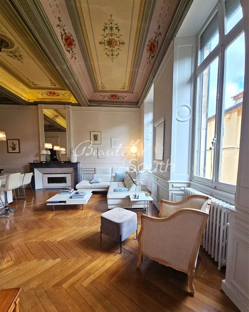 Outstanding Apartment In The Heart Of Limoux