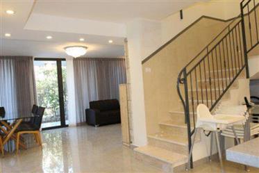 À vendre à Jérusalem Israel à Shaarei Chesed (Wolfson) 5 Bedroom Villa