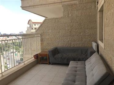 A vendre à Jérusalem,Israel dans le beau nouveau quartier résidentiel de Mishkenot Hauma 