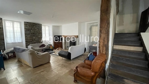 Near Oloron - Large stone house partly renovated with land at the back-
