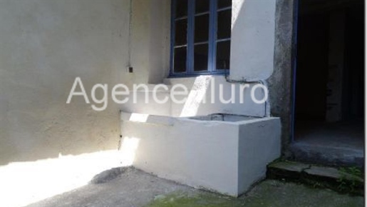 Oloron town centre - House with 4 bedrooms and land of 200 m² -