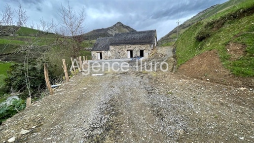 Aspe Valley - For sale 1 barn + 1 small barn to renovate with agricultural land -
