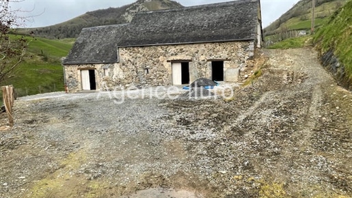 Aspe Valley - For sale 1 barn + 1 small barn to renovate with agricultural land -