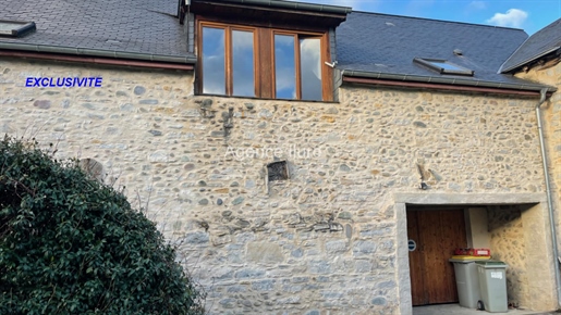 Close to Immediate Oloron - Residential house T3 in stones partly renovated with garage and large