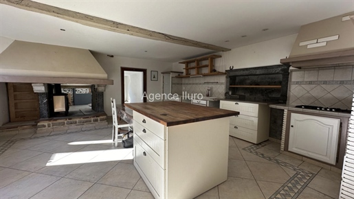 Near Oloron - Beautiful Béarnaise house T5 of 170 m² on 761 m² of land -